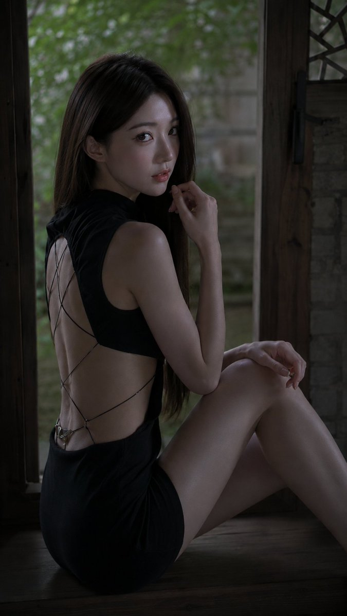 复古室内时尚肖像：神秘优雅的东亚女性