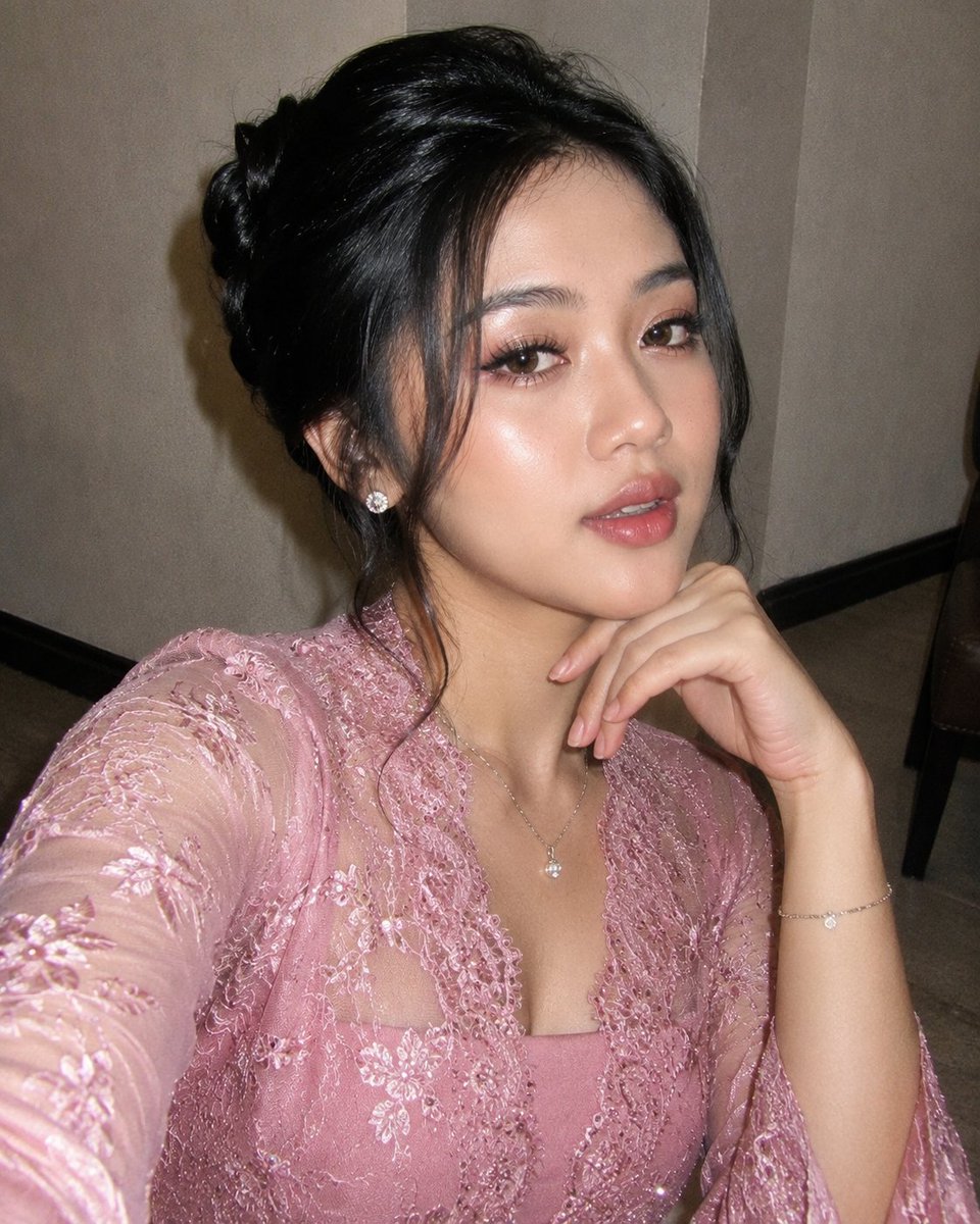 Hyper-Realistic Portrait of Indonesian Woman